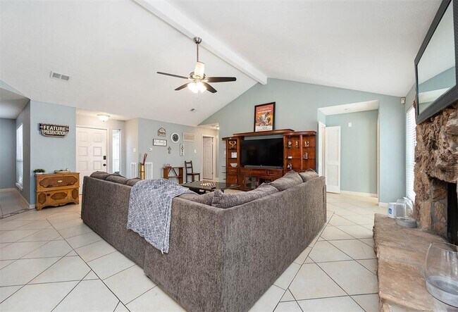 Building Photo - 22206 Meadowrock Dr