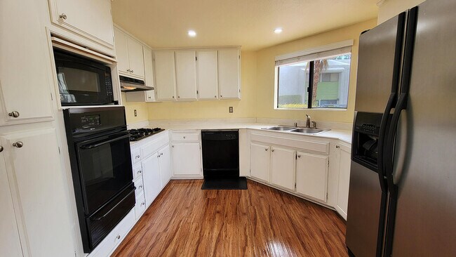 Building Photo - 3155 Ramon Rd