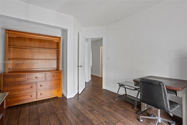 Building Photo - 15623 SW 100th Ln