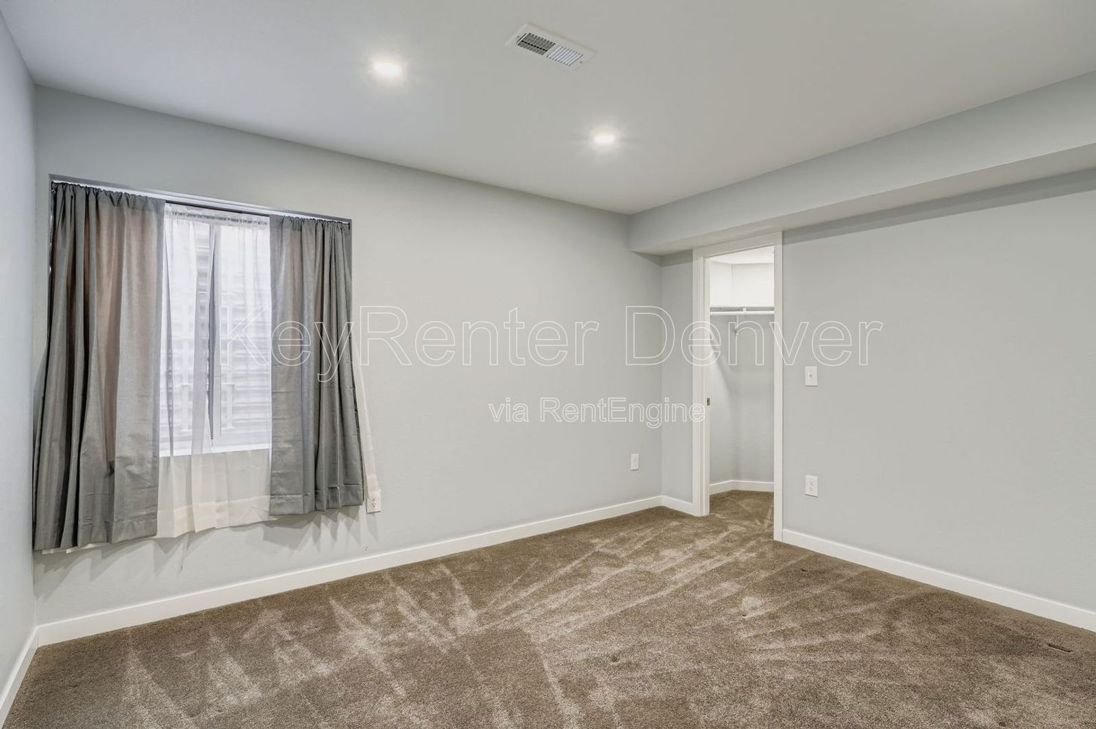 Building Photo - 6408 Zang St