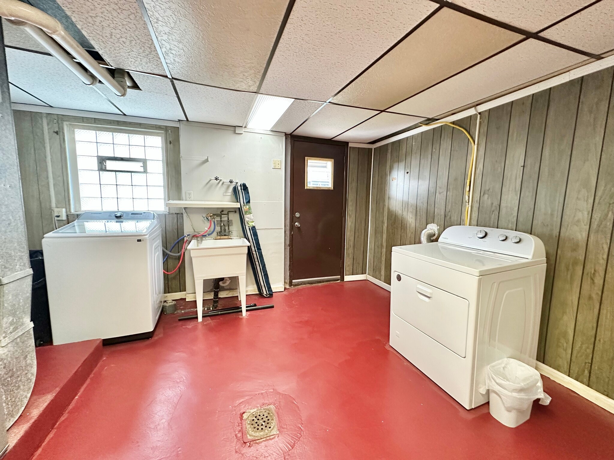 Building Photo - 324 Ella St