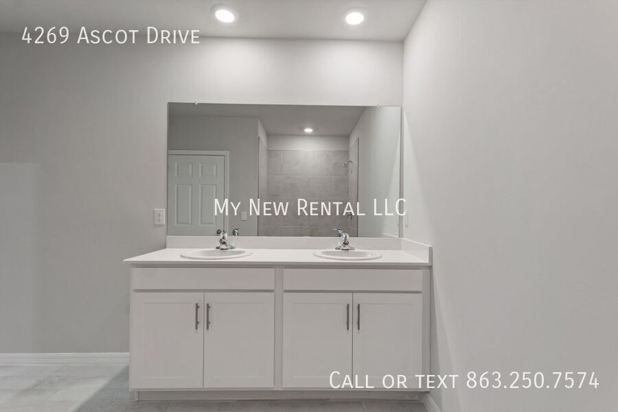 Building Photo - 4269 Ascot Dr