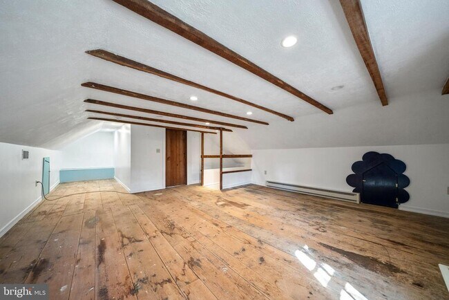 Building Photo - 1025 N Chatham Rd