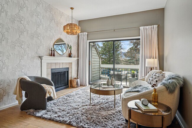Building Photo - Sunny 2-Bed, 2-Bath Condo in Boulder’s Kin...