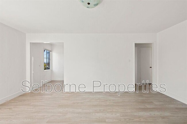 Building Photo - 369 Colusa Ave