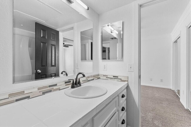 Building Photo - 10655 Lemon Ave