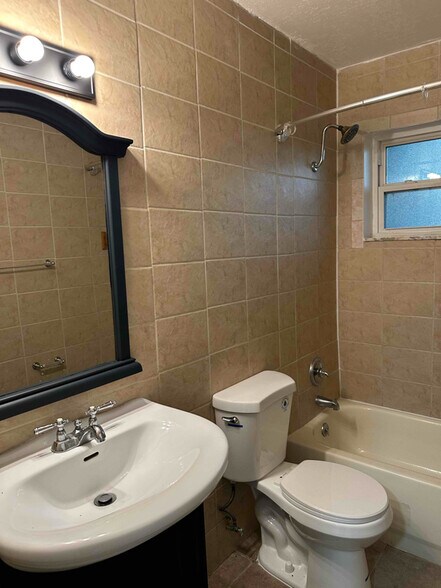 Building Photo - 2720 NW 13th St