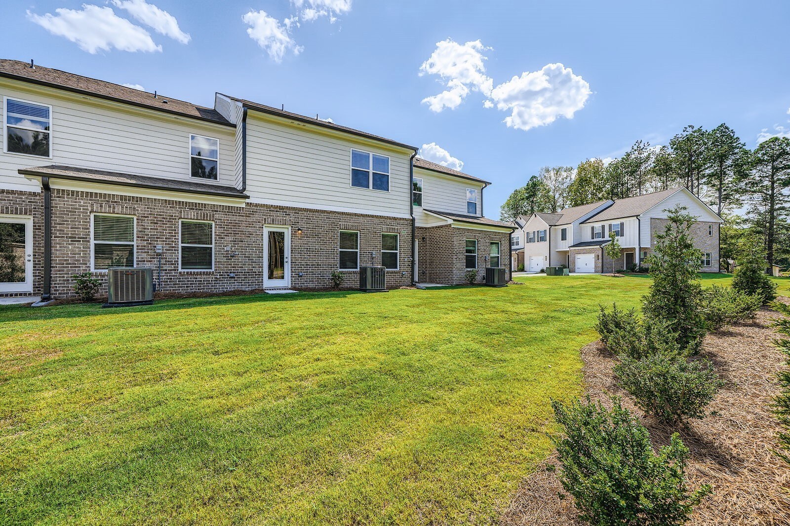 Building Photo - 85 Basswood Ln