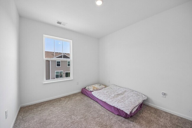 Building Photo - 1109 Atterberg Rd