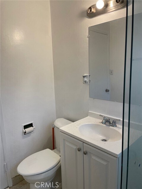 Building Photo - 1433 N Bronson Ave