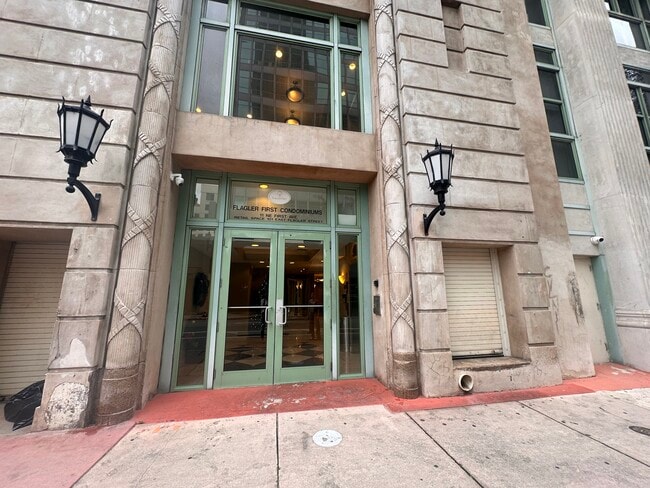 Building Photo - 111 E Flagler St