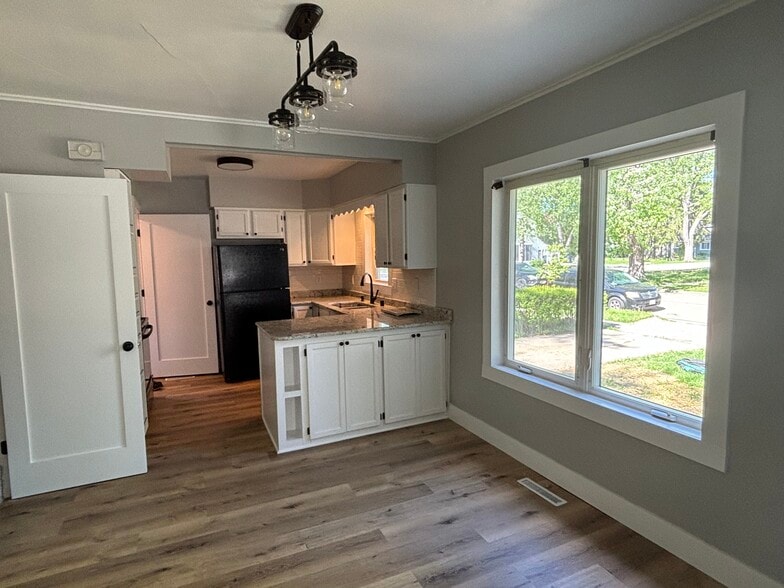 Building Photo - 60 S Fremont St