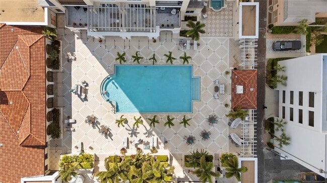 Building Photo - 300 Beach Dr NE