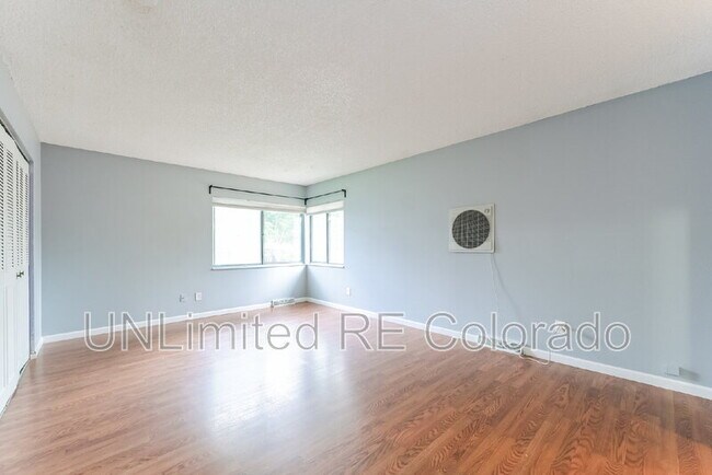 Building Photo - 12132 E Amherst Cir