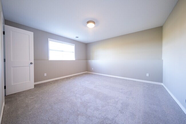 Building Photo - 1121 Dorothy Ln