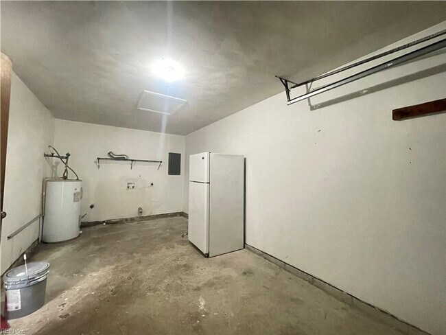 Building Photo - Modern Ranch Living in Indian Lakes - 3 Bedrooms, 2 Bathrooms