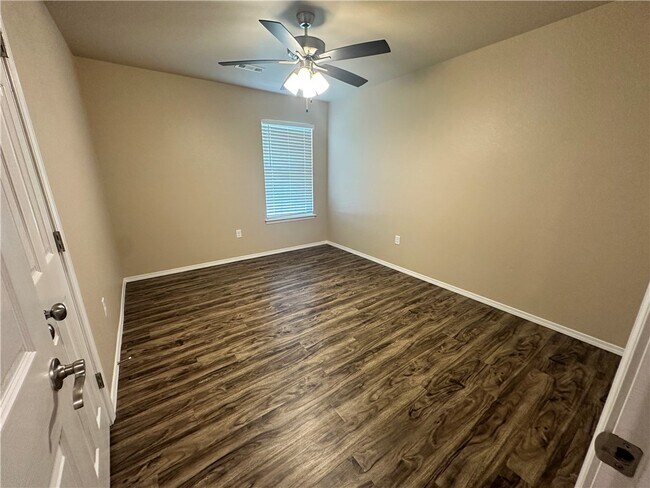 Building Photo - 2129 Brown Bear Ln
