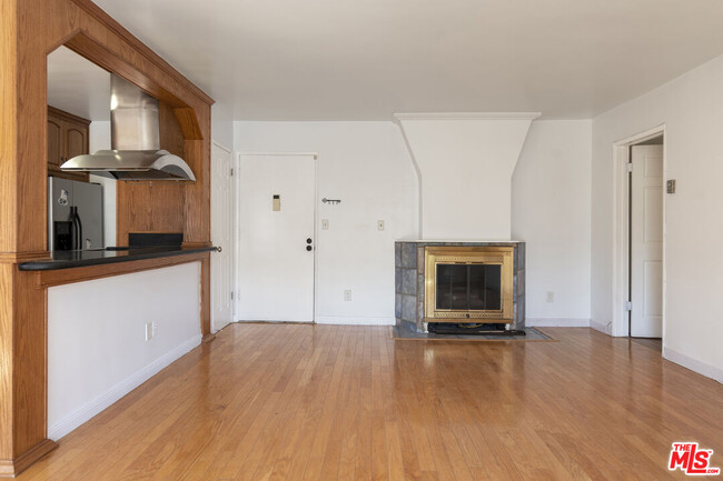 Building Photo - 1012 7th St