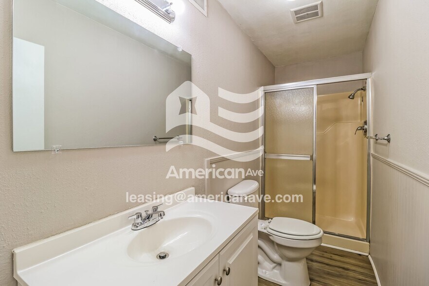 Building Photo - 1514 Drennon St