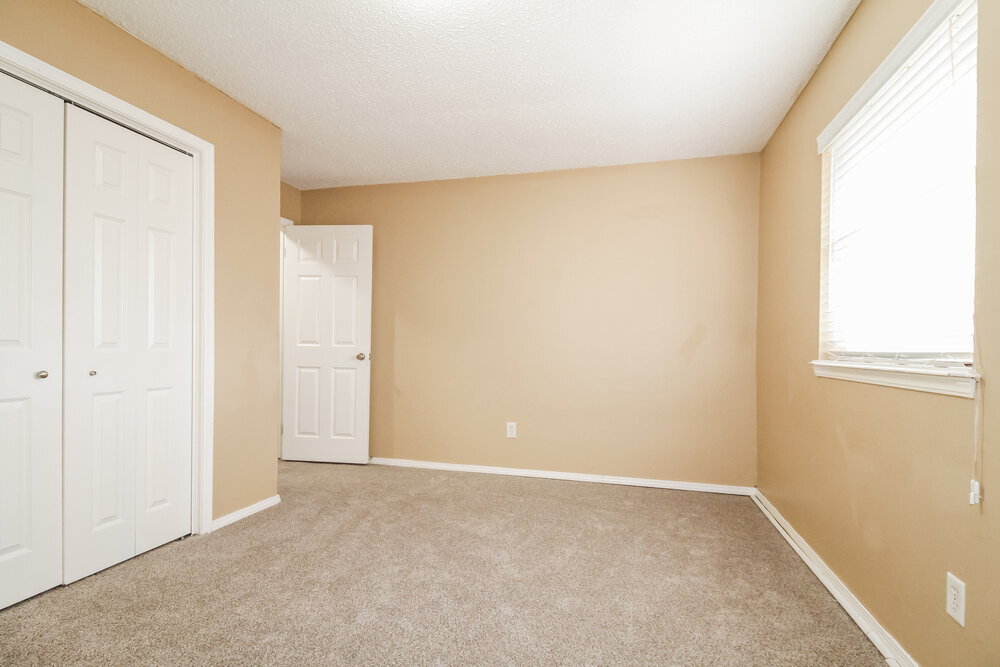 Building Photo - 501 S Bouziden Dr