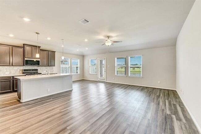 Building Photo - 1210 Oak Barrel Run