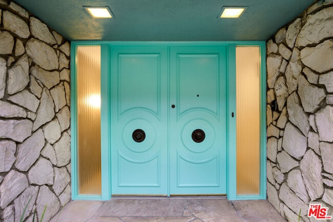 Building Photo - 3151 Oakdell Ln