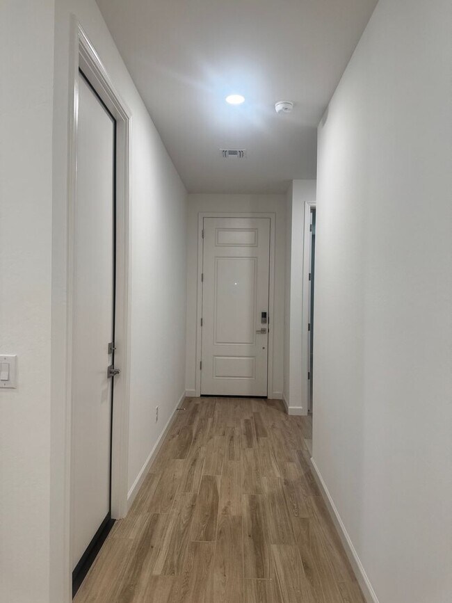 Building Photo - BRAND NEW HOME IN ALORAVITA IN PEORIA