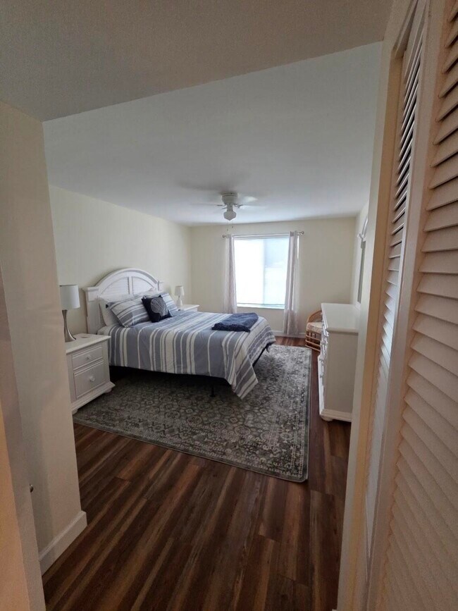 Building Photo - 5111 SE Miles Grant Rd