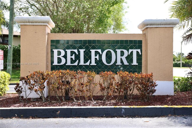 Building Photo - 9704 S Belfort Cir