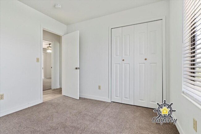 Building Photo - 2066 E 10095 S