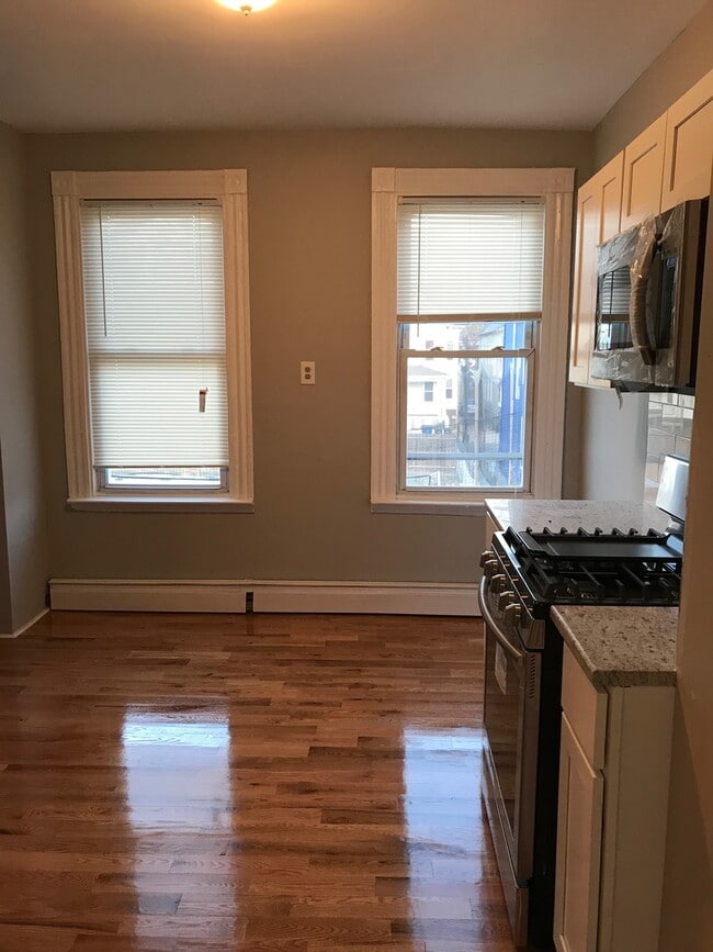 Building Photo - 159 Grafton St