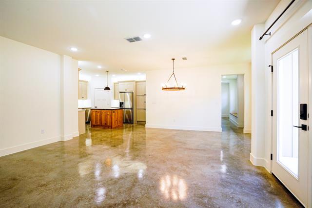 Building Photo - 108 Cardinal Wds