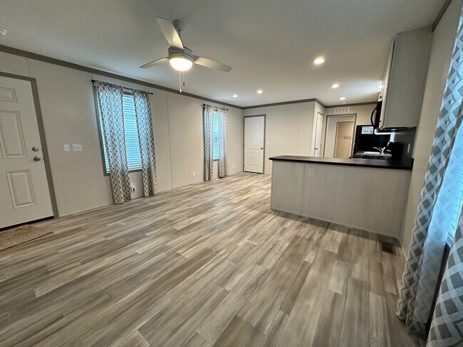 Building Photo - 81 Nettie Ave