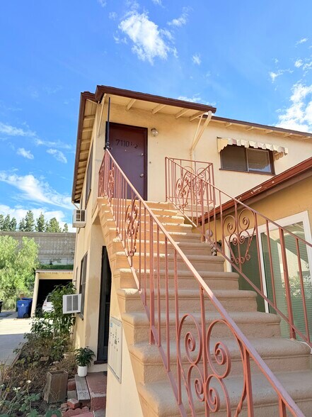 Building Photo - 7110 1/2 Haskell Ave