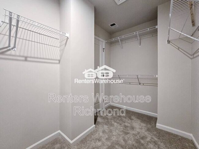 Building Photo - 823 Taylor Grn Wy