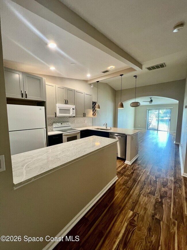 Building Photo - 855 Luminary Cir