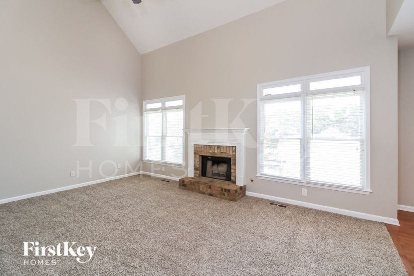 Building Photo - 166 Crestview Dr
