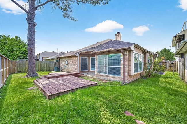 Building Photo - 12403 Meadow Ridge Dr