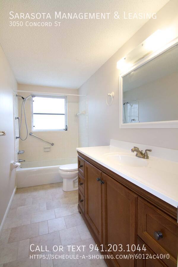 Building Photo - 3050 Concord St