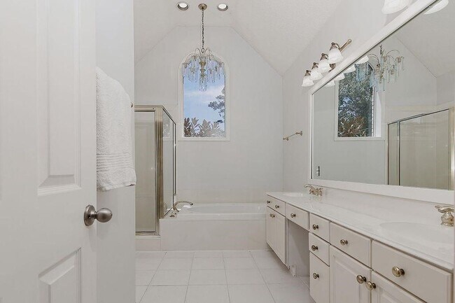 Building Photo - 12374 Lake Vista Dr