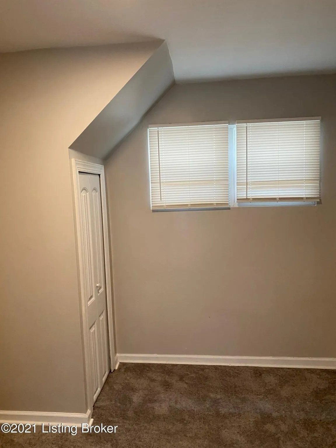 Building Photo - 856 S 24th St