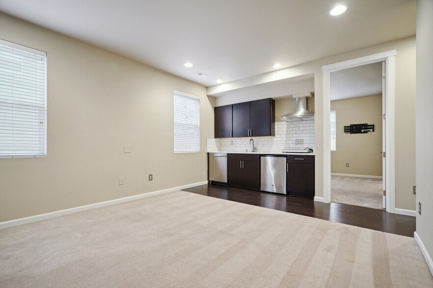 Building Photo - 16112 81st Ave E