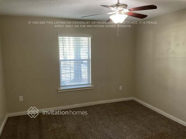 Building Photo - 225 Woodcrest Dr