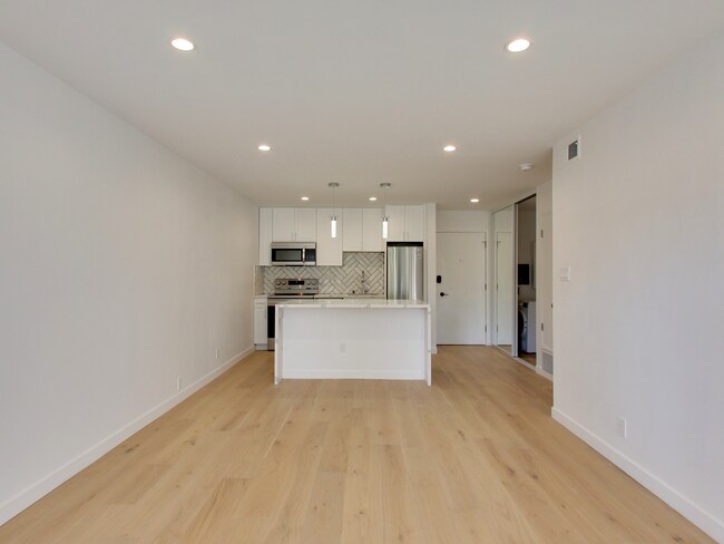 Building Photo - 1504 Newlands Ave