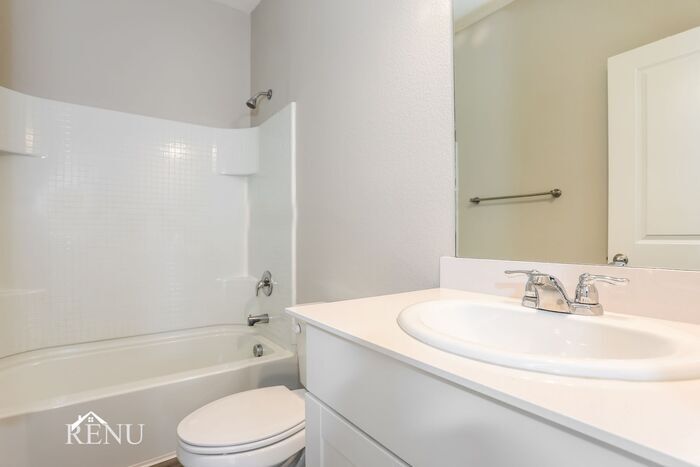 Building Photo - 6009 Mojave Dr