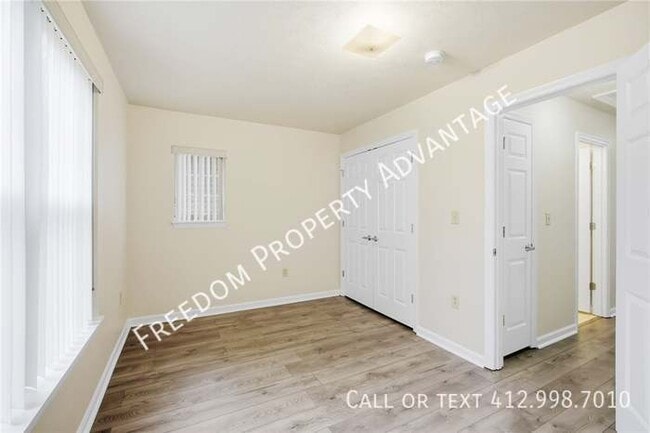 Building Photo - 137 Freeland St