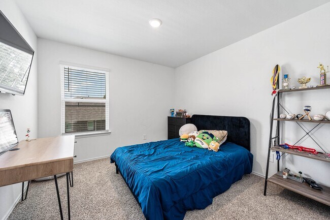 Building Photo - 24214 Montcliff Bend Ln