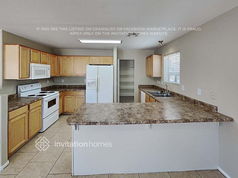Building Photo - 166 W Brangus Way