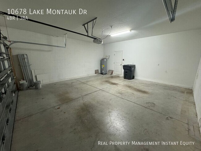 Building Photo - 10678 Lake Montauk Dr