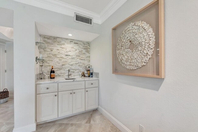 Building Photo - 5279 Fountains Dr S
